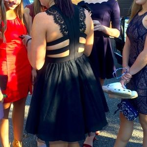 Black short formal dress. Size 9 juniors. Worn once.